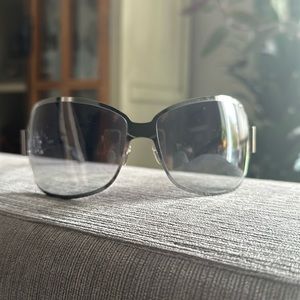Gucci sunglasses in silver EUC!